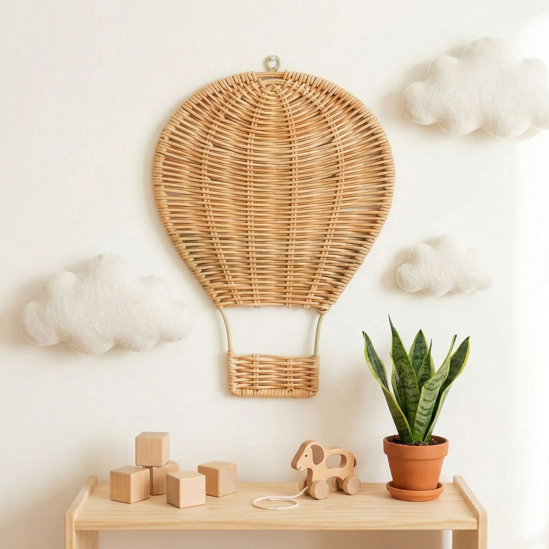 Baby Nursery Hot Air Balloon - Handgefertigter Rattan-Wandbehang in Form eines Heißluftballons,